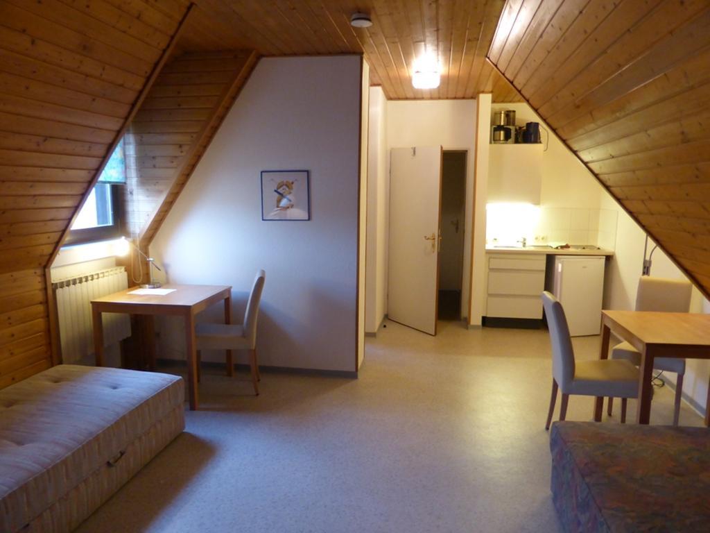Gaestehaus An Der Rheinbruecke Altlussheim Eksteriør bilde